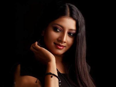 അരുണ ഷാന്‍ബാഗായി അനു മോള്‍