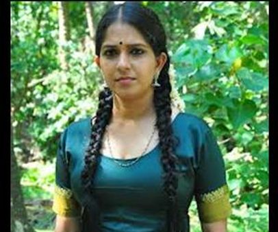 വിജയിയുടെ സഹോദരിയായി അപര്‍ണ നായര്‍