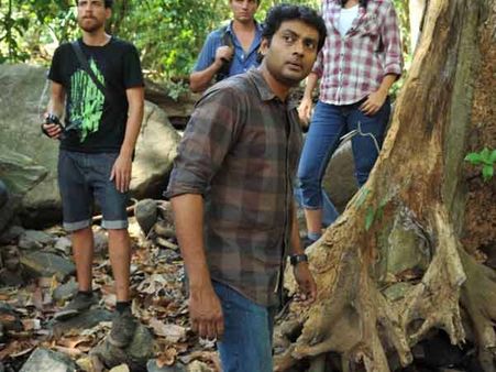 റെഡ് റെയിനില്‍ നരേന്‍ ഗവേഷകനായി എത്തുന്നു