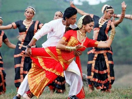 നാട്ടിലെങ്ങും ചെന്നൈ എക്സ്പ്രസ് തരംഗം