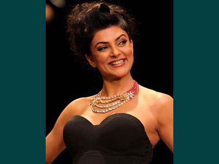 സെന്‍സേഷണല്‍ ബ്യൂട്ടി സുസ്മിത തിരിച്ച് വരുന്നു