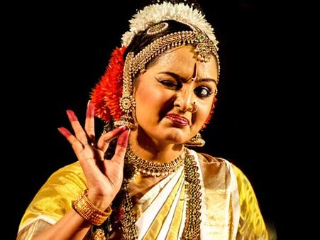 ലാല്‍ ചിത്രം; മഞ്ജുവിന് കൂറ്റന്‍ പ്രതിഫലം