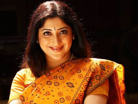 ലക്ഷ്മി ഗോപാലസ്വാമിക്കിഷ്ടം ന്യൂജനറേഷന്‍ ചിത്രം