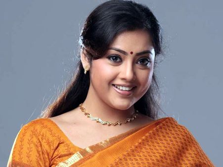മീന ആശുപത്രിയില്‍; ദൃശ്യത്തിന്റെ ഷൂട്ടിങ്നിര്‍ത്തി