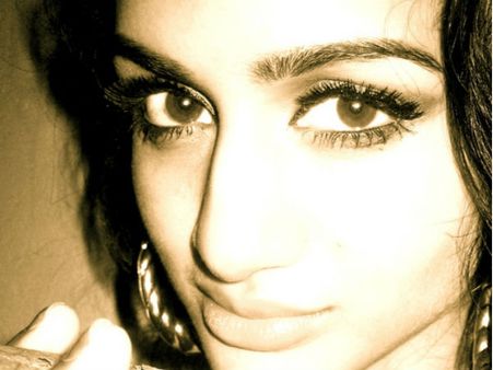 മലയാളത്തിലേയ്ക്ക് ഒരു പുതുമുഖം കൂടി;സാഷ ശ്രീദേവി