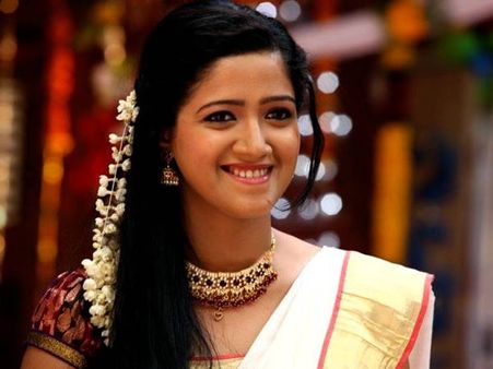 മലയാളത്തിന് മറ്റൊരു താരം കൂടി അഭിരാമി സുരേഷ്