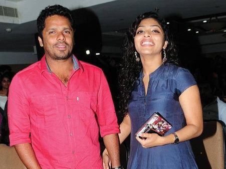 ആഷിക്കും റിമയും വാക്കുപാലിച്ചു; 10ലക്ഷം നല്‍കി