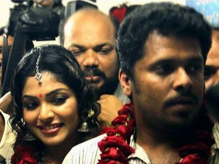 ആഷിഖ്-റിമ വിവാഹത്തിന് ആര്‍ഭാടങ്ങളില്ലാത്ത തിളക്കം