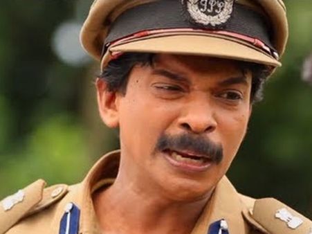 'പഞ്ച് ഡയലോഗു'കളുമായി സന്തോഷ് പണ്ഡിറ്റ് വീണ്ടും