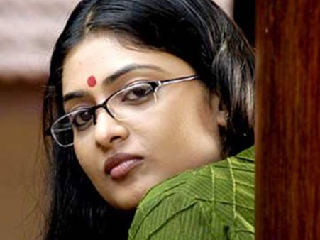 ഗീതുമോഹന്‍ദാസ് പ്രശസ്തി ആഗ്രഹിക്കുന്നയാളല്ലത്രെ