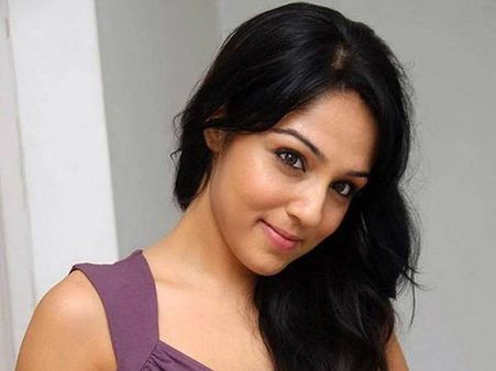 സന്തോഷ് ശിവന്‍ ചിത്രത്തില്‍ ലേഖ വാഷിങ്ടണ്‍