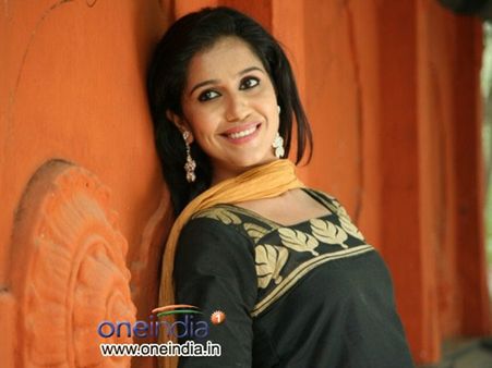 കേരളത്തില്‍ ജീവിക്കാന്‍ രഞ്ജിനി ഹരിദാസിനും പേടി