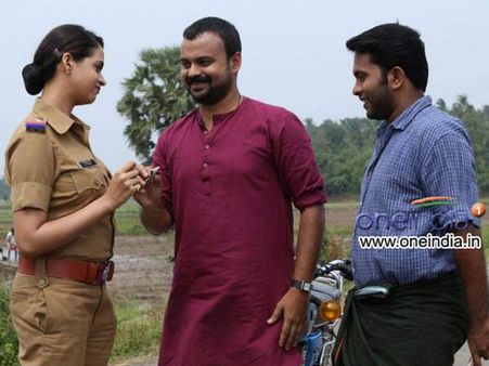 കമ്യൂണിസ്റ്റായി ചാക്കോച്ചന്‍, പൊലീസായി ഭാവന