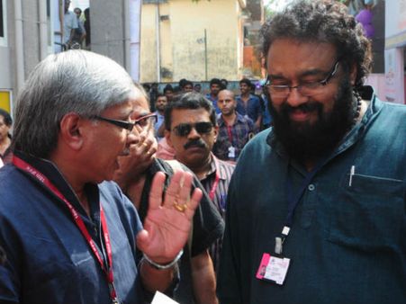 മലയാള സിനിമയുടെ പ്രായത്തെച്ചൊല്ലി വിവാദം