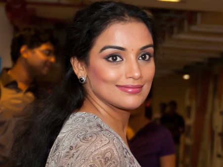 നായികയായി ശ്വേത മേനോന്‍ തമിഴിലേക്ക്