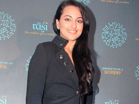 സോനാക്ഷിയുടെ ഐറ്റം ഡാന്‍സിന് ആറ് കോടി