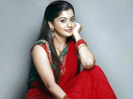 ഡോക്ടറായി മീരനന്ദന്‍ തെലുങ്കില്‍