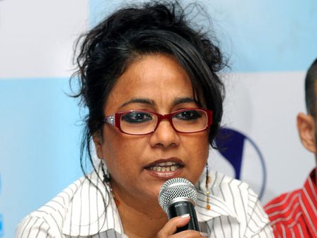 ബാല്യകാലസഖിയില്‍ ഹിജറയായി സീമ ബിശ്വാസ്