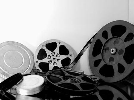 പെട്ടിയിലായ സിനിമകള്‍ എഴുപതിലധികം