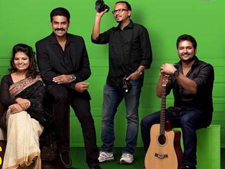 4 ചിത്രങ്ങളുമായി 'മങ്കിപെന്‍' ടീം വീണ്ടും