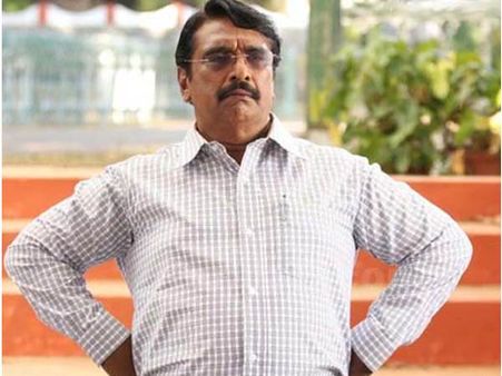 നായകന്മാരെ ഇടിച്ചിടാത്ത വില്ലന്മാര്‍