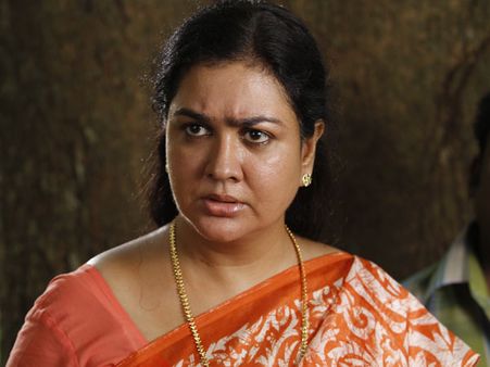 ഉര്‍വശി തുടര്‍ന്നു പഠിക്കാന്‍ തീരുമാനിച്ചു!