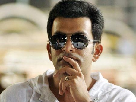 കാവ്യതലൈവന്‍ പൃഥ്വിയെ രക്ഷിക്കുമോ?