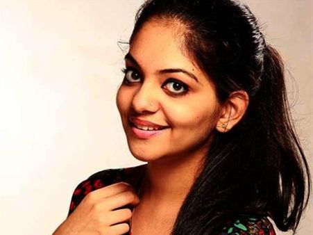 ഫര്‍ഹാന്‍ ഒരു നല്ല അഭിനേതാവാണ്: അഹാന