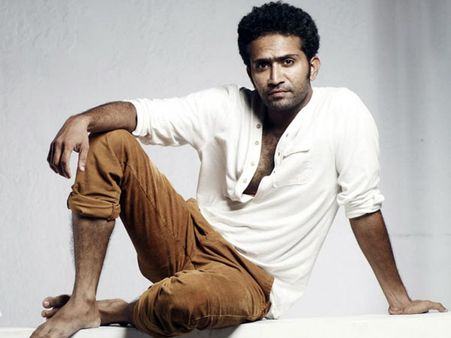 ഇതിഹാസില്‍ ഷൈനിന്റെ പെണ്‍വേഷം