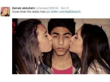 ഷാരൂഖ് ഖാന്റെ മകനെ രണ്ട് പെണ്‍കുട്ടികള്‍ ചുംബിച്ചു