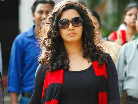 ഹണിറോസിന്റെ ഏതു ചിത്രം ആദ്യം കാണും