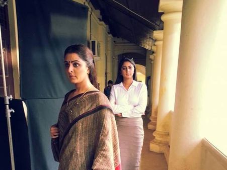 മഞ്ജുവും കനിഹയും മഹാരാജാസില്‍