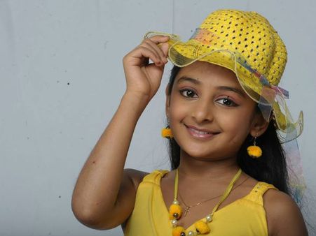 എസ്തര്‍ അനില്‍ ഭാവിയിലെ നസ്‌റിയയോ?