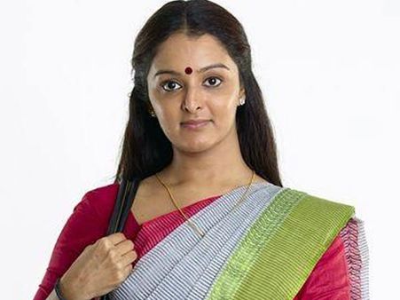 മലയാള സിനിമ രണ്ടുതട്ടിലേക്ക്‌