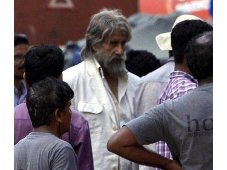 ബച്ചന്റെ 'ഷമിതാഭ്' ലുക്ക്