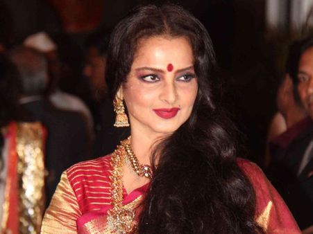 വിശാലിന്‍റെ അമ്മയാവാന്‍ രേഖയെത്തില്ല