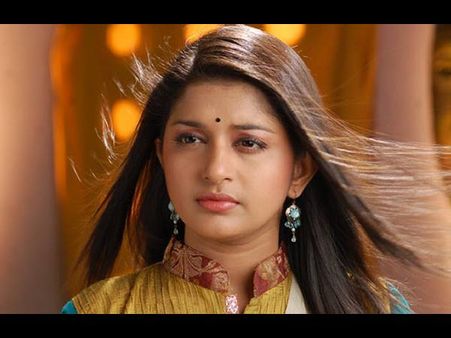 വീട്ടുകാരെ തള്ളിപ്പറഞ്ഞ മലയാളം നായികമാര്‍