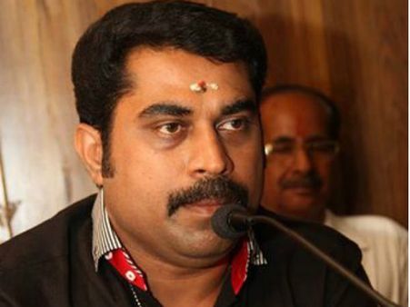 കോമഡിക്ക് വേണ്ടി അശ്ലീലം പറയില്ലെന്ന് സുരാജ്