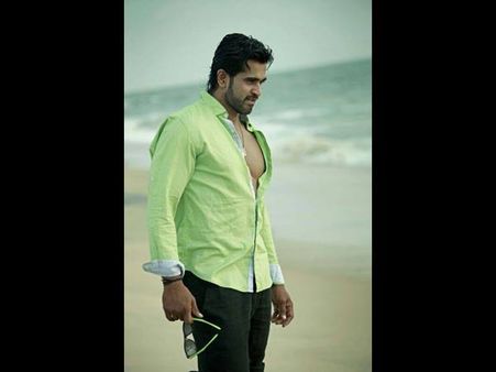 ക്രിക്കറ്റ് മാത്രമല്ല രാജീവിന് ഫുട്‌ബോളും വഴങ്ങും