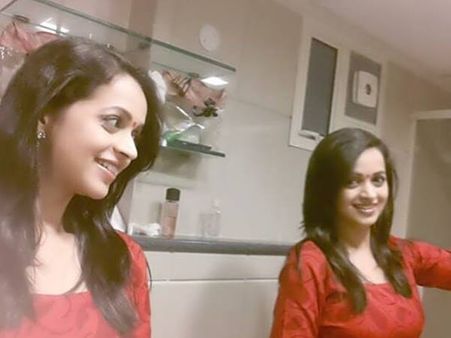 പ്രണയം വിവാഹത്തിലെത്തുമെന്ന് ഭാവനയ്ക്ക് ഉറപ്പില്ല!