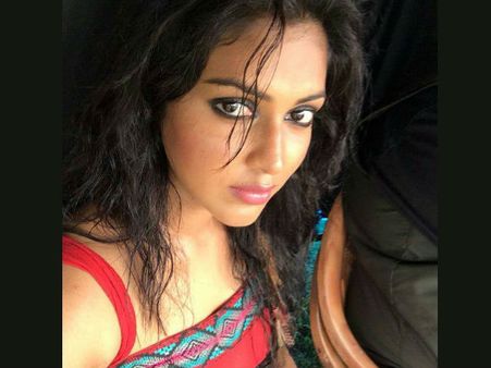 ഹണിമൂണിനിടെ അമലയുടെ സ്‌കൂബ ഡൈവിങ്