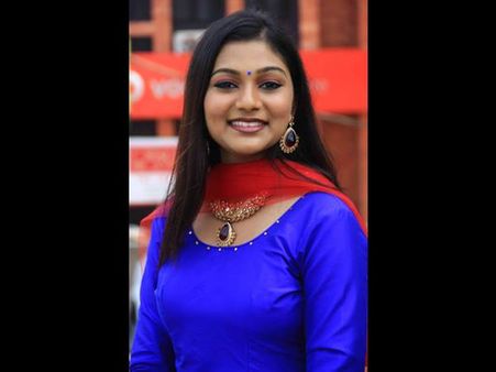 ഒാടുന്ന രാജയ്ക്ക് ആടുന്ന റാണിയായി ശ്രീലക്ഷ്മി