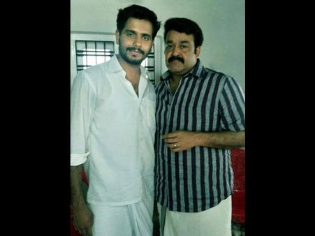 മോഹന്‍ലാലിനൊപ്പം രാഷ്ട്രീയക്കാരനായി അനീഷ് വീണ്ടും