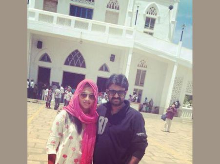 അമല പോളും വിജയ് യും വേളാങ്കണ്ണി മാതാവിനെ കണ്ടു