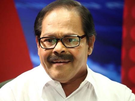 ഇന്നസെന്റ് എംപിയുടെ ആദ്യ ചിത്രം പ്രിയനൊപ്പം