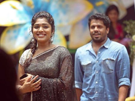 നിന്റെ പിറകില്‍ നടക്കാനല്ല, ഒപ്പം നടക്കാനാണ് എനിക്കിഷ്ടം