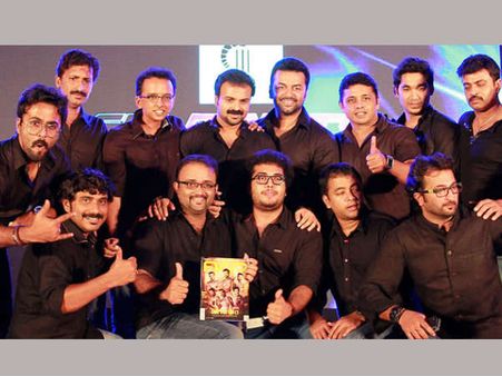 ചാക്കോച്ചന്റെ ക്രിക്കറ്റ് ടീമിലെ താരങ്ങളെ കാണാം