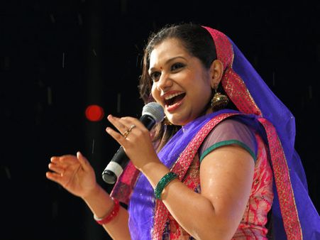 റിമി ടോമിക്ക് ഫ്‌ളൈറ്റില്‍ കയറാന്‍ പേടിയാണത്രെ!