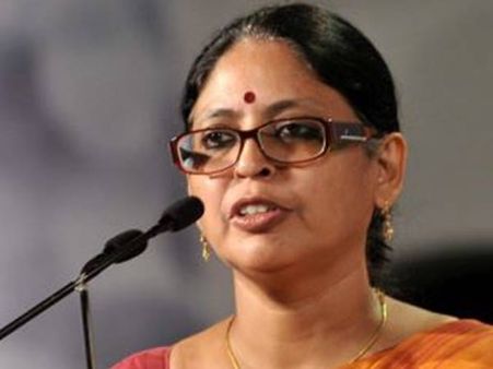 ബീനാപോള്‍ സ്ഥാനമൊഴിയുന്നത് പ്രിയദര്‍ശനുമായി പിണങ്ങി?