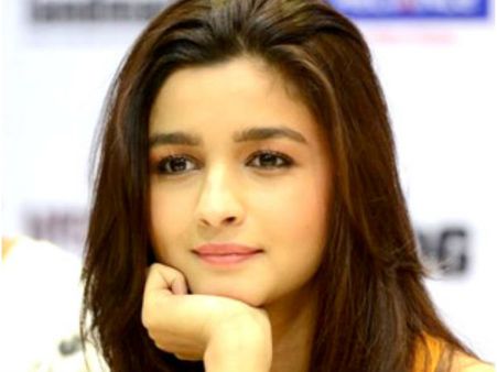 താന്‍ മദ്യപിക്കാറുണ്ടെന്ന് ആലിയ ഭട്ട്